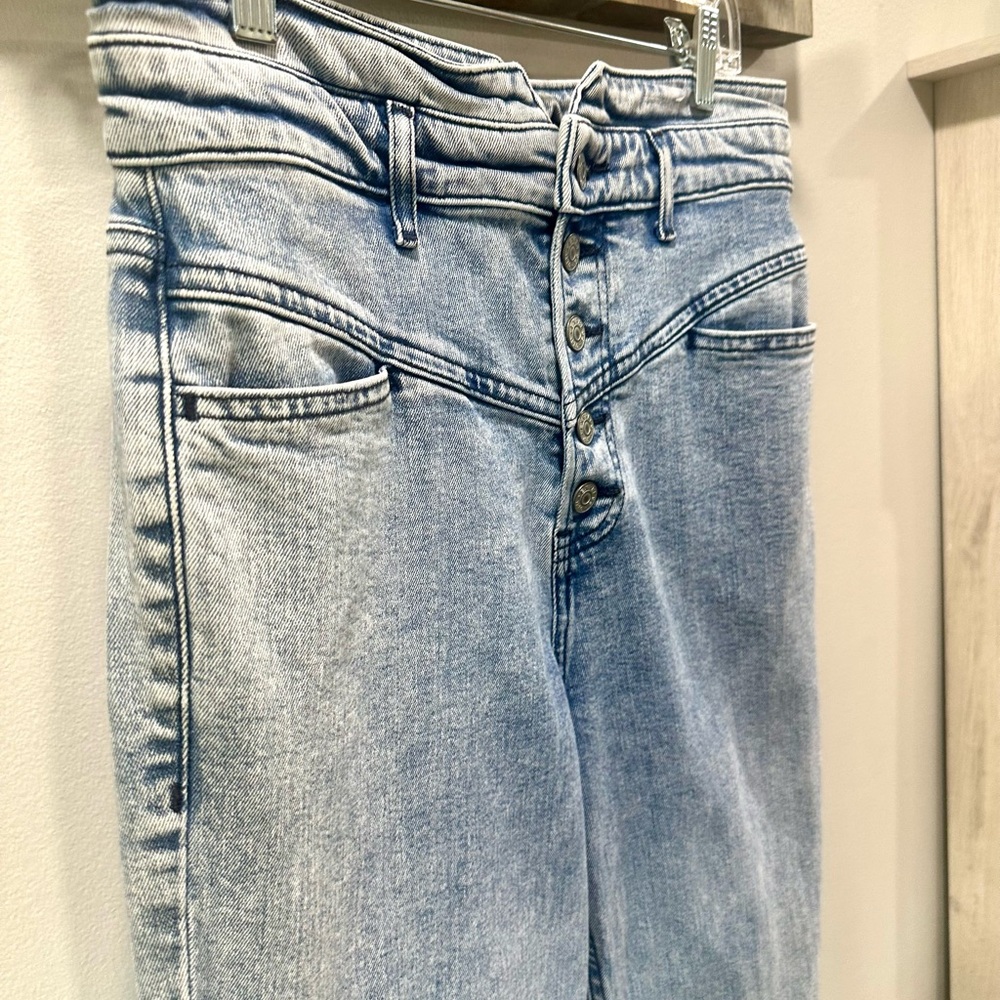 Express High Waisted Mom Jeans Size 8 - Picture 5 of 10
